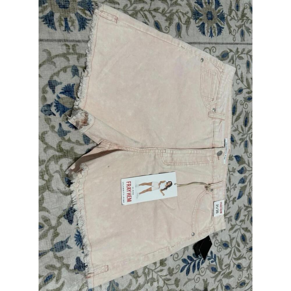 Celebrity Pink Women’s Hi-Rise Fray Hem Denim Shorts Pink Size 21/35 NWT - Picture 1 of 2